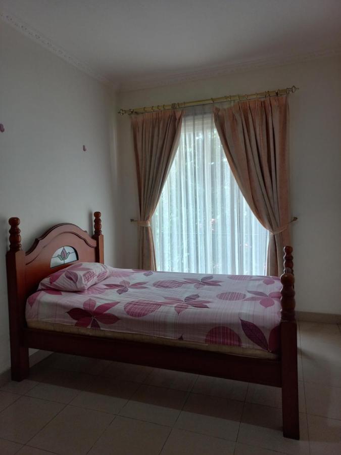 Margot Apartment Pondok Indah Jakarta Eksteriør billede